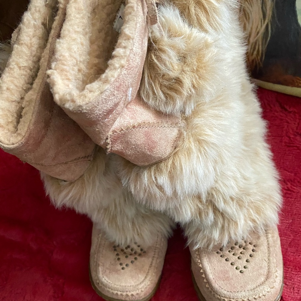 COPY - GUC fur boots